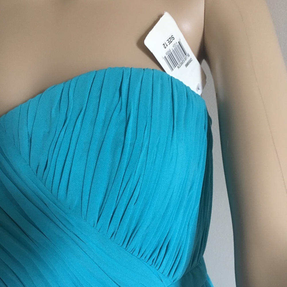 🌟Free🌟in bundle! NWT turquoise semi-formal dress